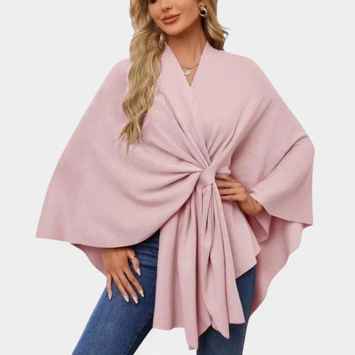 Daniela – Elegantný padací pončo s uzlom