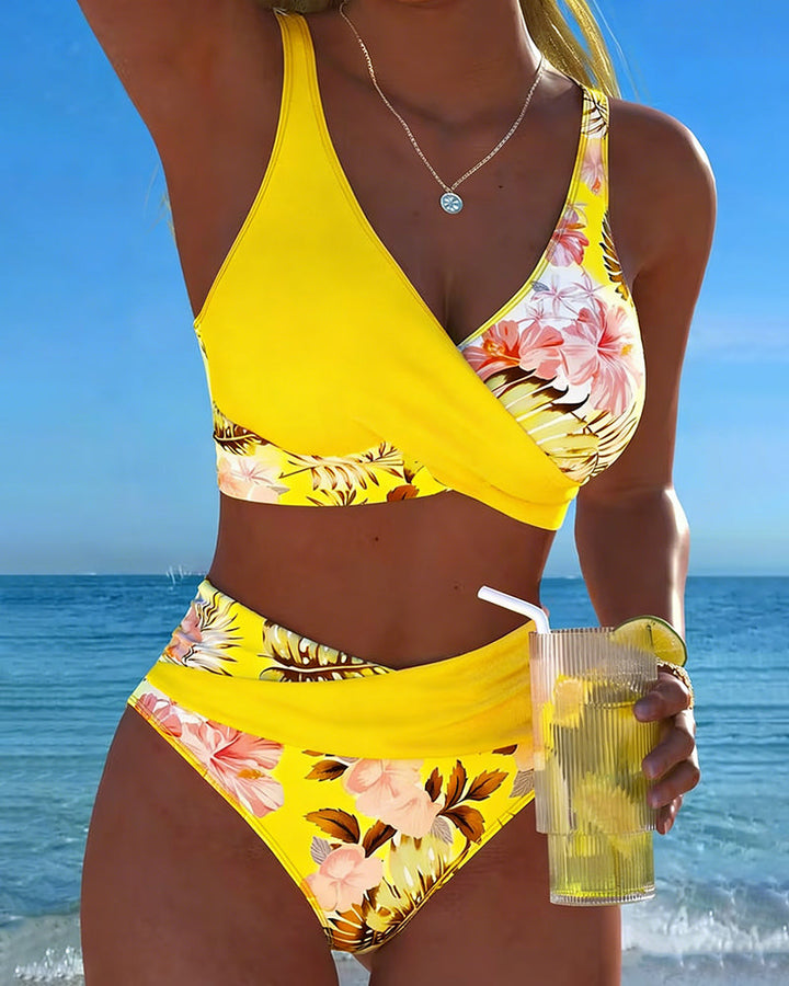 Bini - Bikiny s kontrastným kvetinovým vzorom a rozparkom