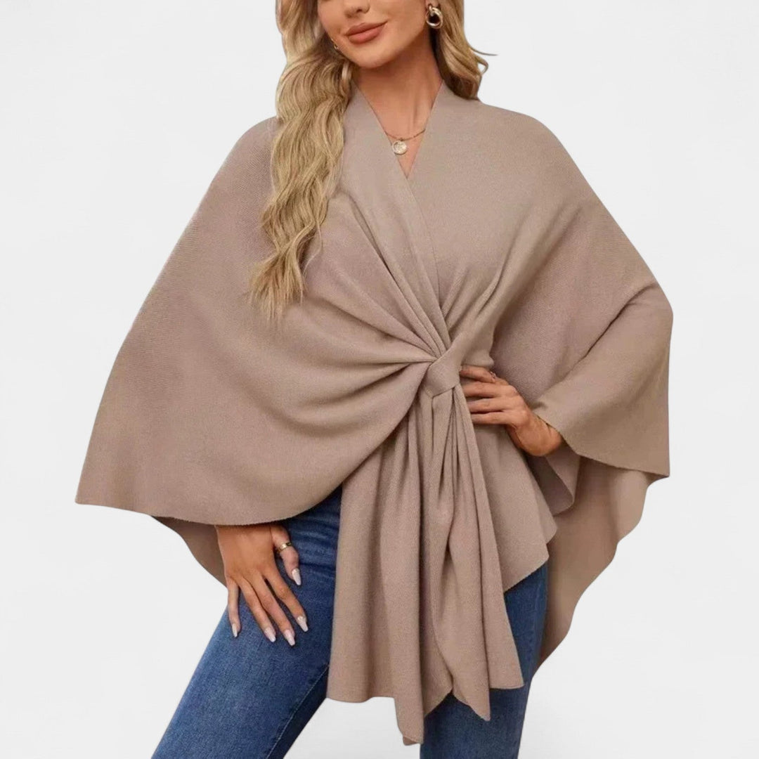 Daniela – Elegantný padací pončo s uzlom