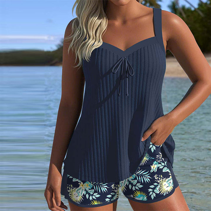 Lana - Pruhovaný tankini s dvojdielnymi plážovými šortkami