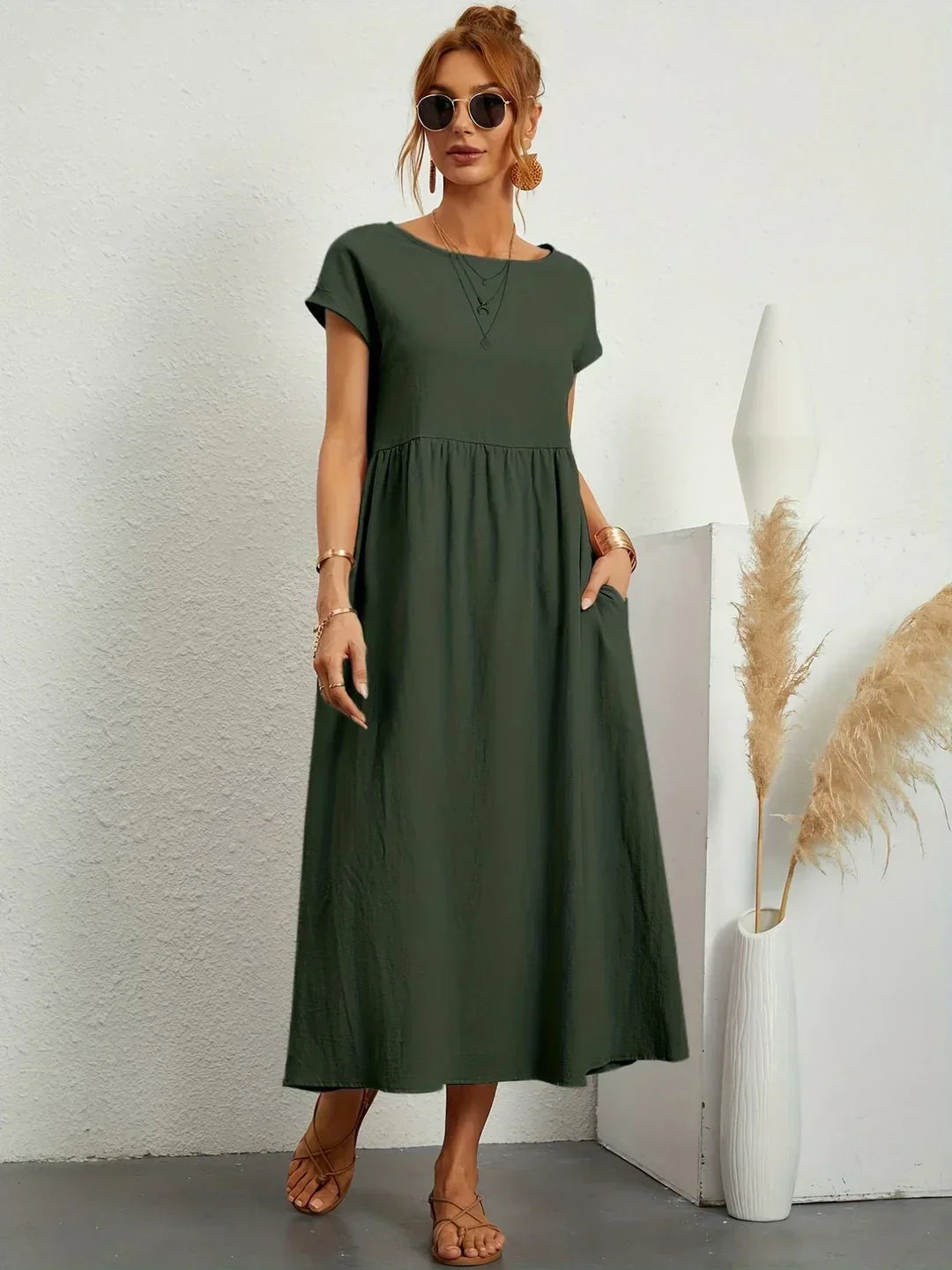 Lana — Midi šaty s plynulým strihom a nadčasovou eleganciou