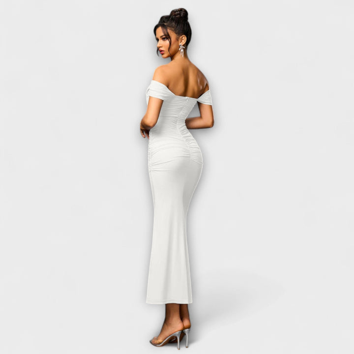 Ione - Bodycon šaty s odhalenými ramenami a nariasením