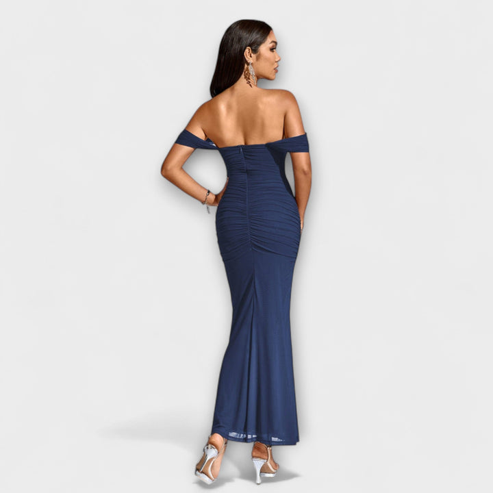 Ione - Bodycon šaty s odhalenými ramenami a nariasením