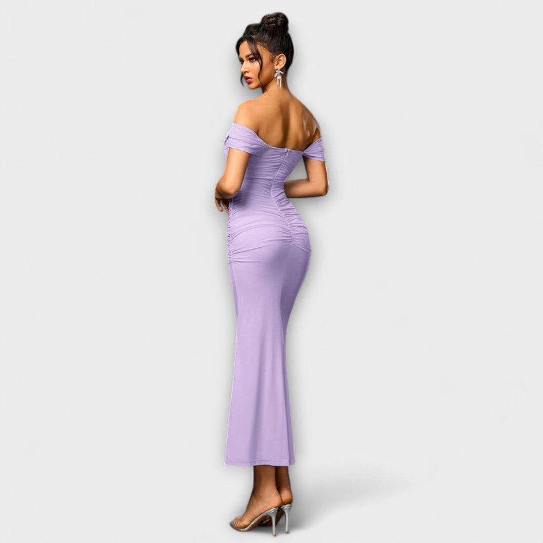 Ione - Bodycon šaty s odhalenými ramenami a nariasením