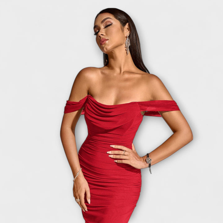 Ione - Bodycon šaty s odhalenými ramenami a nariasením