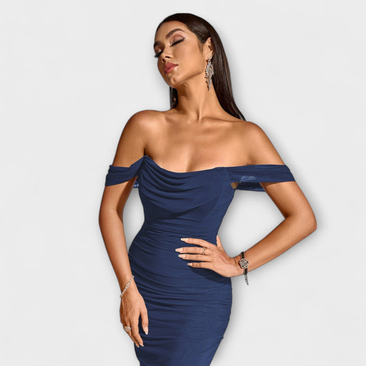 Ione - Bodycon šaty s odhalenými ramenami a nariasením