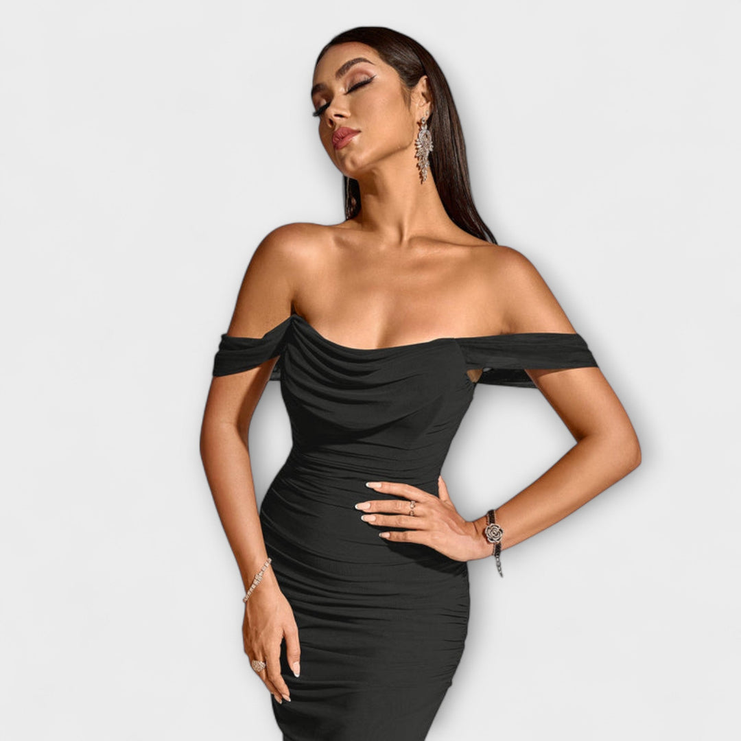 Ione - Bodycon šaty s odhalenými ramenami a nariasením