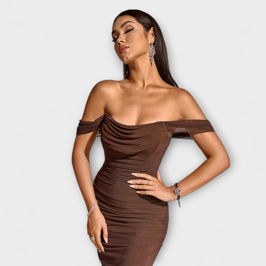 Ione - Bodycon šaty s odhalenými ramenami a nariasením