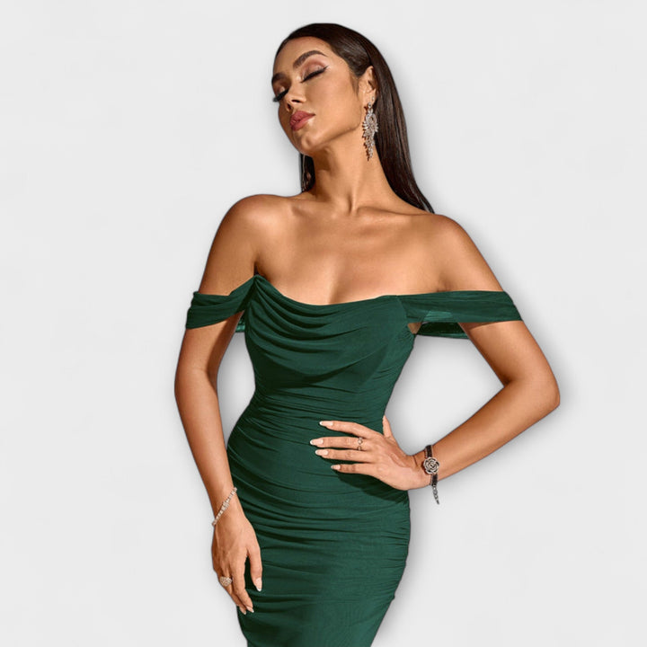 Ione - Bodycon šaty s odhalenými ramenami a nariasením