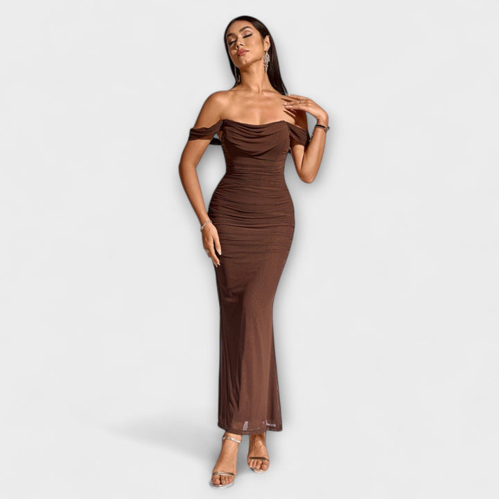 Ione - Bodycon šaty s odhalenými ramenami a nariasením