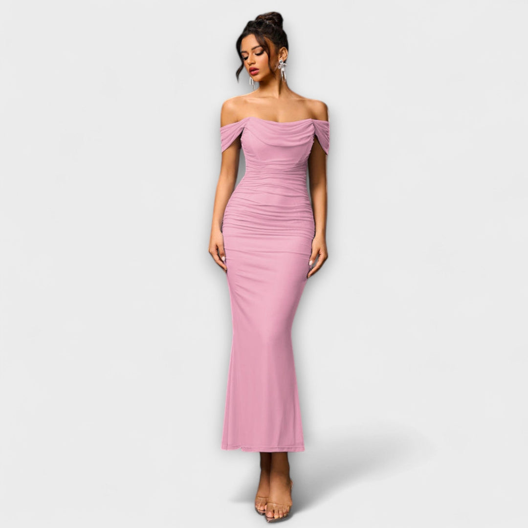 Ione - Bodycon šaty s odhalenými ramenami a nariasením
