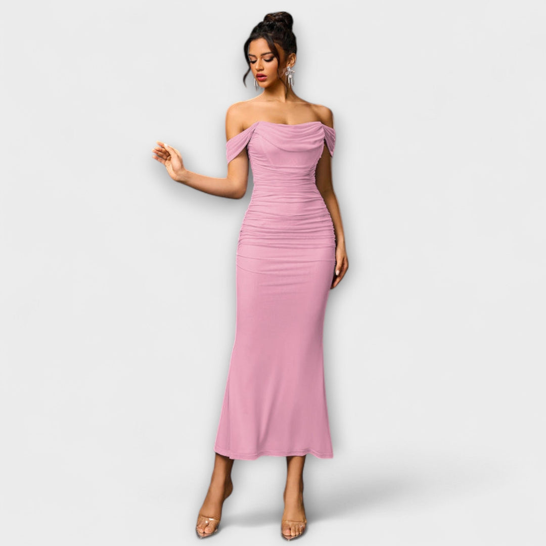 Ione - Bodycon šaty s odhalenými ramenami a nariasením