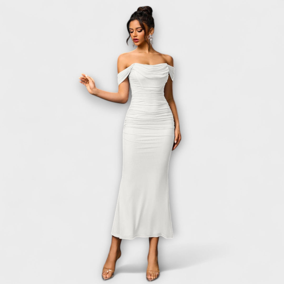 Ione - Bodycon šaty s odhalenými ramenami a nariasením