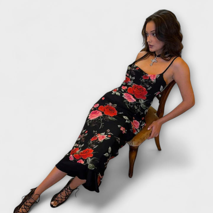 Krátka bodycon šaty s kvetinovým vzorom a ramienkami