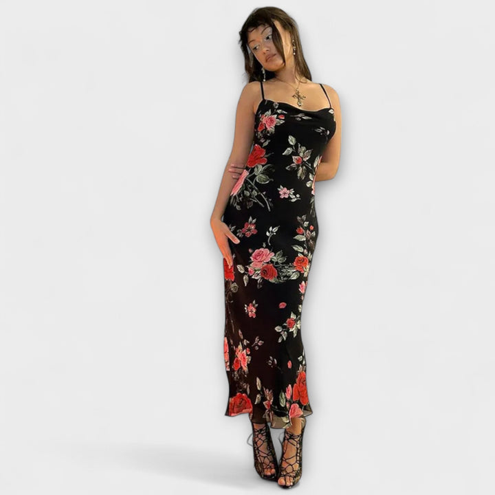Krátka bodycon šaty s kvetinovým vzorom a ramienkami