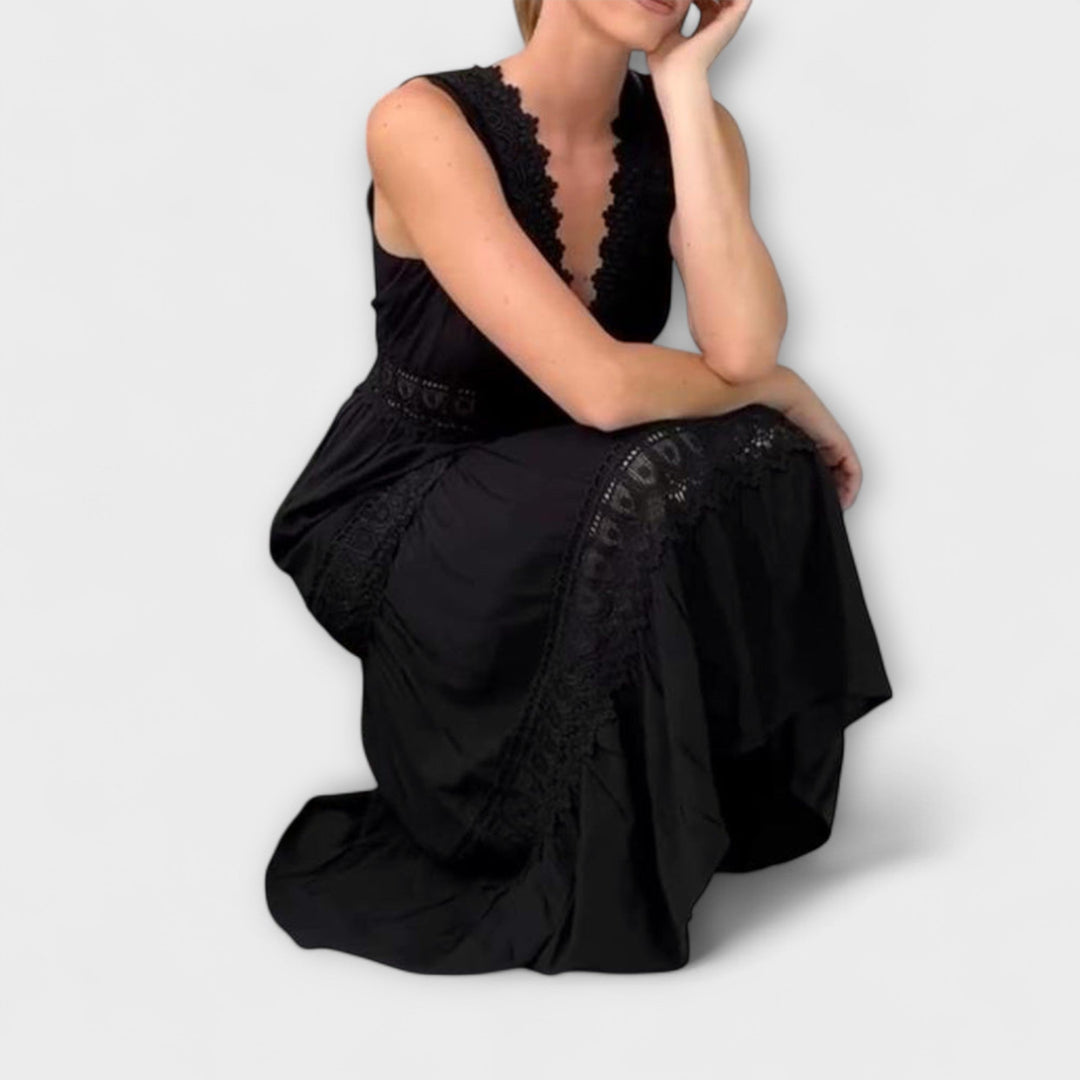 Aurélie - Elegantná čipkovaná šaty s V výstrihom