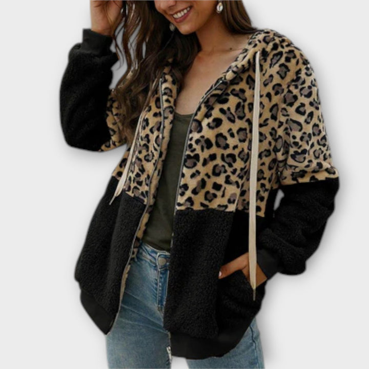 Lea - Fleece mikina s kapucňou v leopardom dizajne
