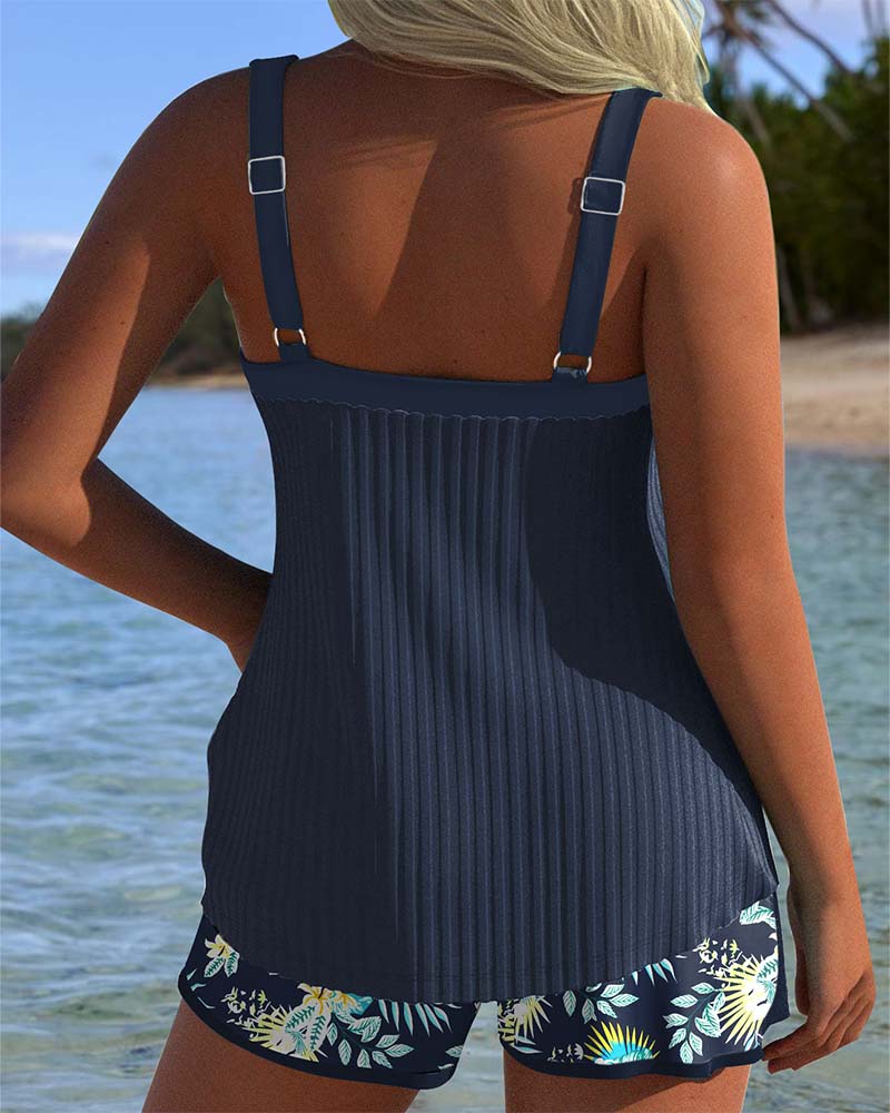Lana - Pruhovaný tankini s dvojdielnymi plážovými šortkami